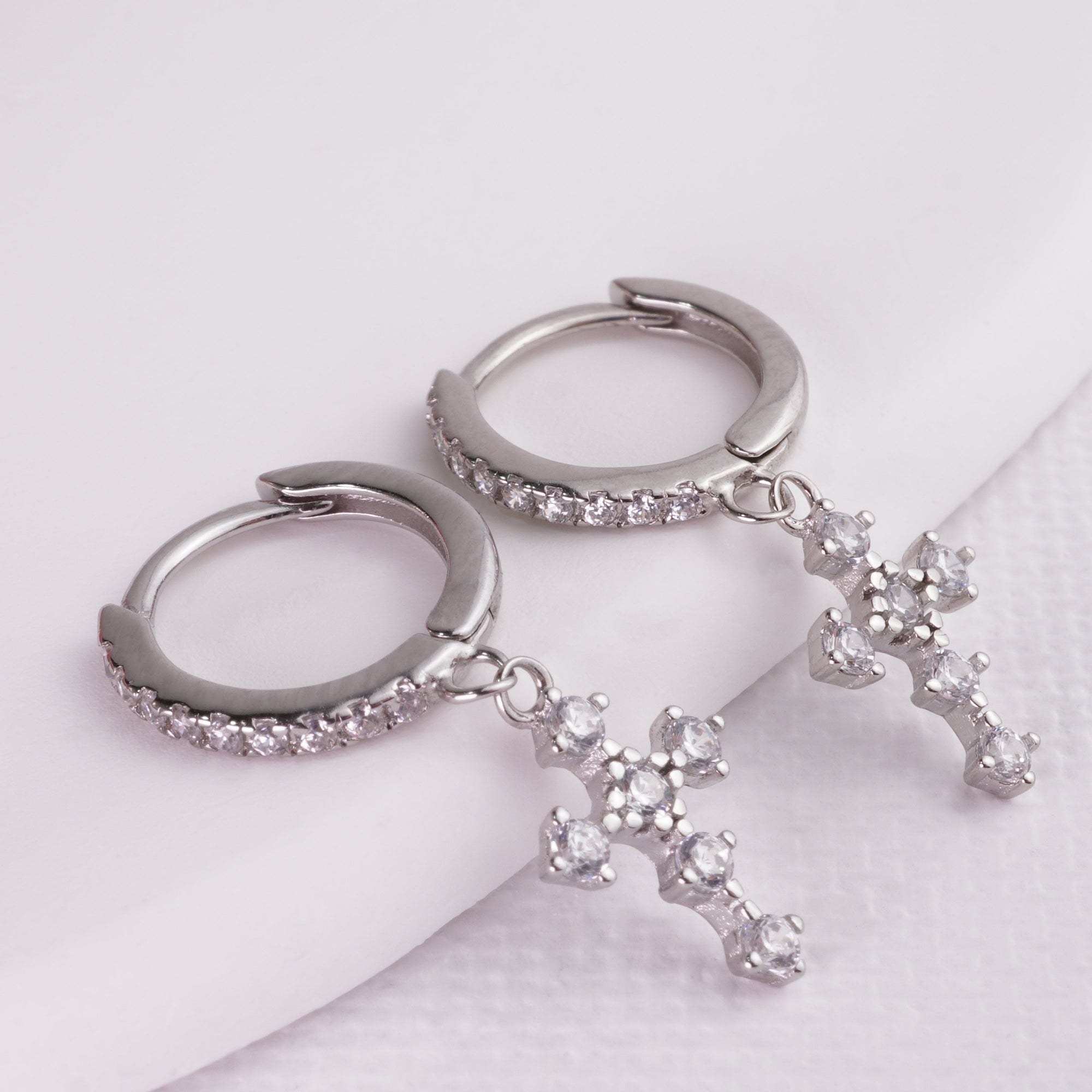 INAGIO 925 silver diamond gothic cross hoop set