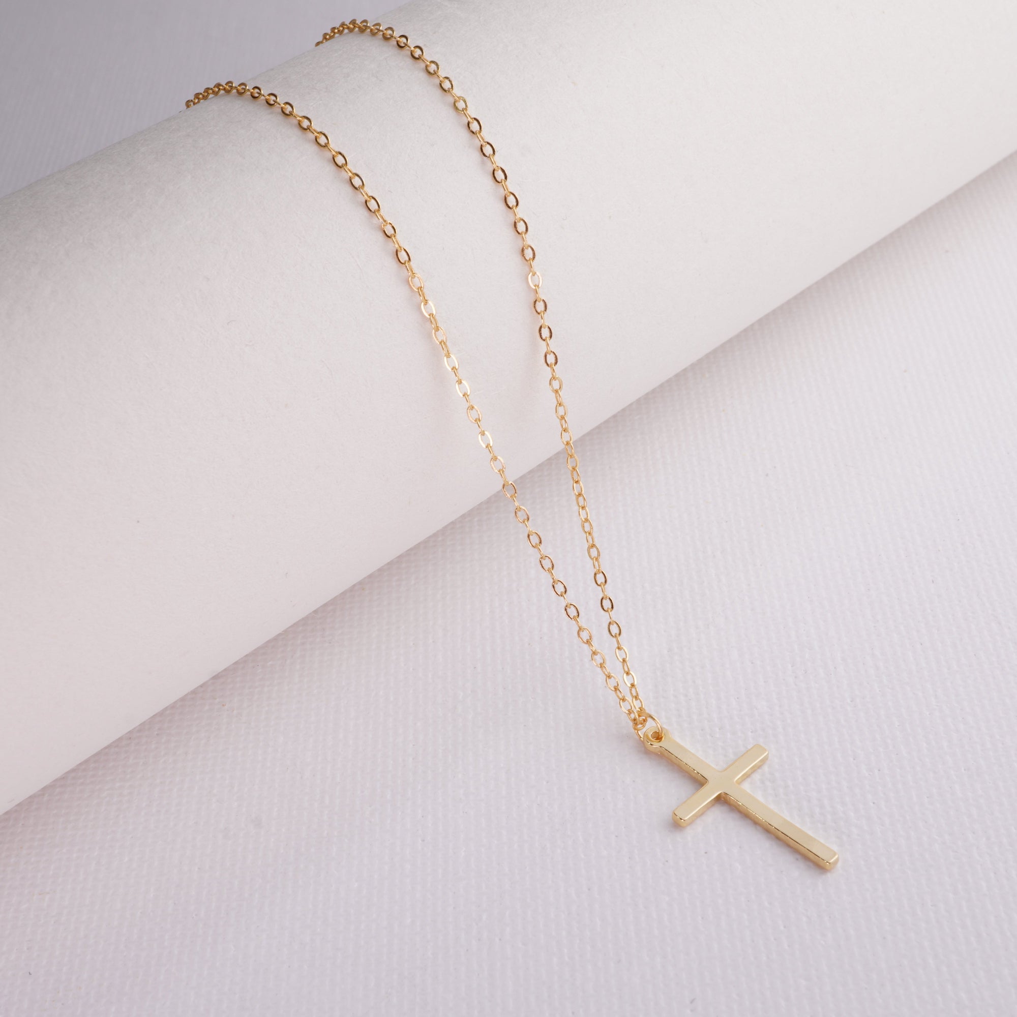 INAGIO 14K gold plated silver cross necklace